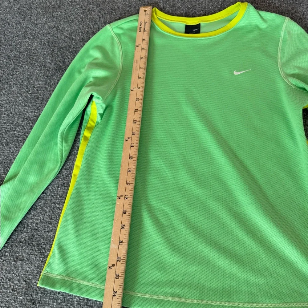 VTG Nike Dri Fit Women's Lime‎ Green Long Sleeve Crew Neck Casual Tee SZ Medium